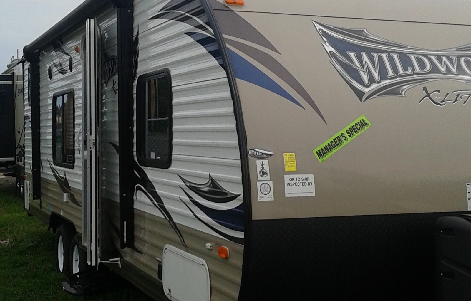 2015 Wildwood X-Lite 261BHXL RV rental photo 6