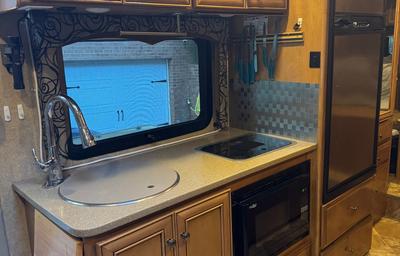 2016 Thor Motor Coach Siesta Sprinter 24SR RV rental photo 3