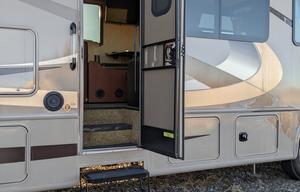 2015 Thor Motor Coach Hurricane 32N