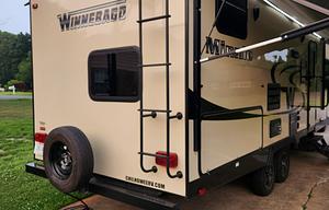 2017 Winnebago Minnie 2455 BHS
