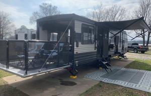 Pickwick Lake Camper