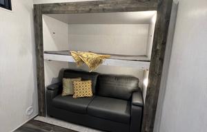 Huge 2 bedroom 2 bathroom 5th wheel