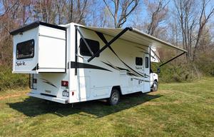 Winnebago Spirit | Cozy Class C RV with 3 slides