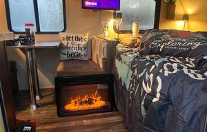 Wolf Pup 16BHS-Easy Tow, Sleeps 5, Pet OK, LOADED!