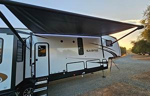 Meticulously Clean Luxury Fifth Wheel