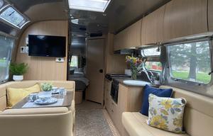 Airstream Flying Cloud 30 Bunk