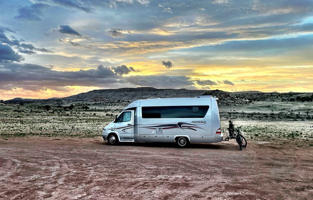 Vincent Van Go - Leisure Travel Van Serenity