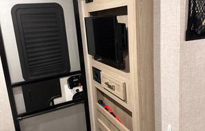 Premium Family Geo Pro 16BH Adventure Trailer