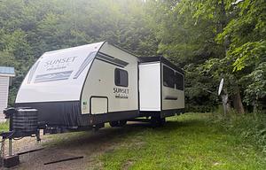 2025 Sunset Trail  Delivery with setup Available