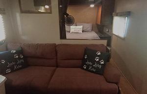 "Sweet Escape" Spacious 10-Person RV - Festivals