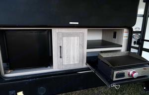 Easy Come, Easy Go RV | 2 Miles From F1 & COTA