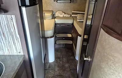 2013 Via 25T RV rental photo 3