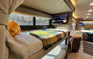 ‘Endeavor’ Loaded with Amenities + Sleeps 10!