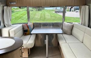 "Sky Glider" Airstream Flying Cloud 25FB