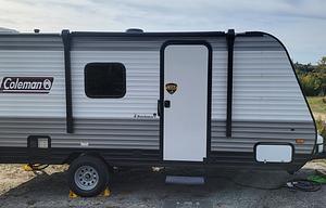 2022 Coleman Lantern LT 17B, Light and easy to tow
