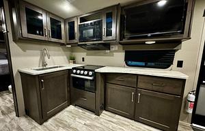 Bunkhouse - Master Suite - Delivery Available