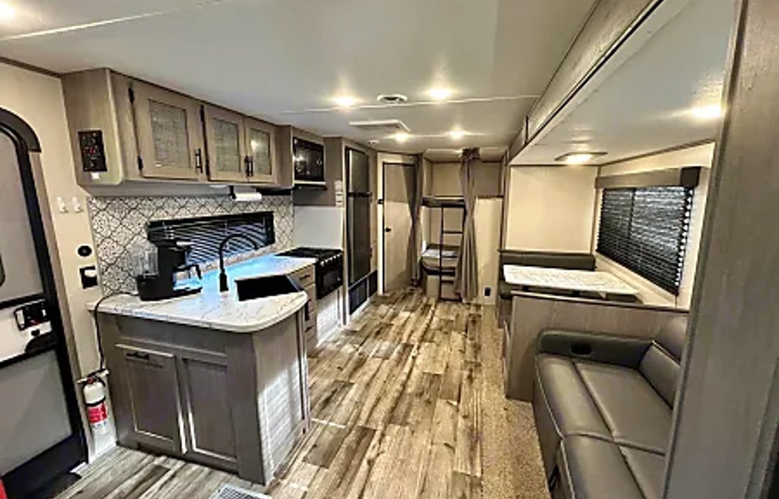 Adventure Headquarters JANY2553