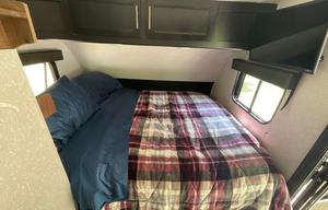 Solar powered off grid camper! Stay anywhere!