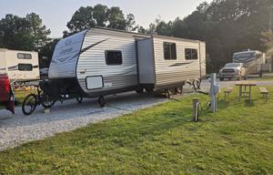 2021 Jayco Jay Flight 28BHS RV rental photo 3