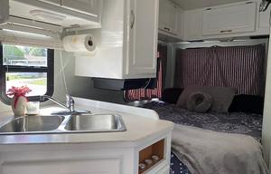 Born2Ryde is a 2006 Four Winds RV