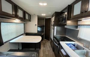Razor Crest w/Bunk House