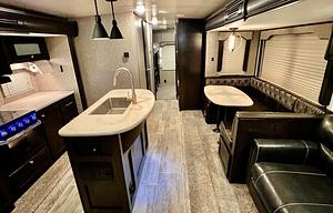 3 slides, Sleeps 10, 2 bedroom, Outdoor kitchen
