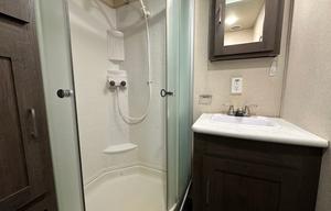 Spacious & Stylish Travel Trailer - Sleeps 5!