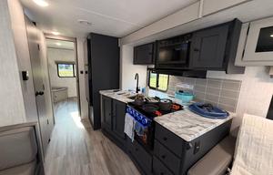 Family Adventure Camper – Apex 300BHS Bunkhouse RV