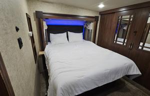 2 Bedroom, 2 Bath Luxury RV