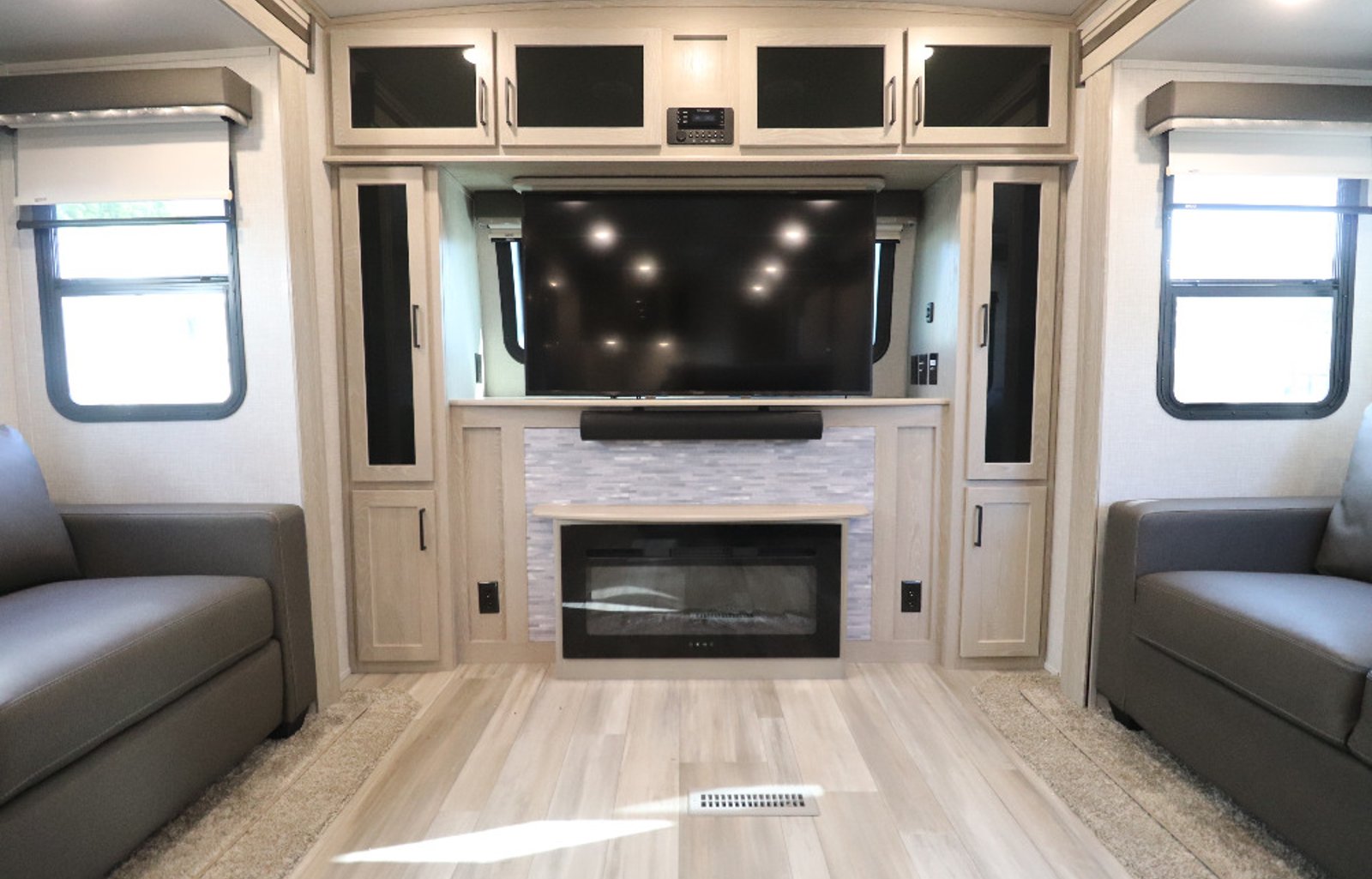The Royal -  2021 Rockwood Signature Ultra