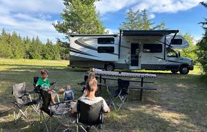 "Neverland" A family friendly 2017 Bunkhouse!