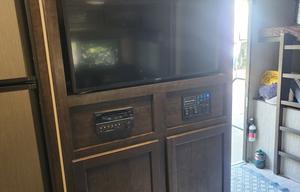 2018 Cruiser Shadow Cruiser 277BHS