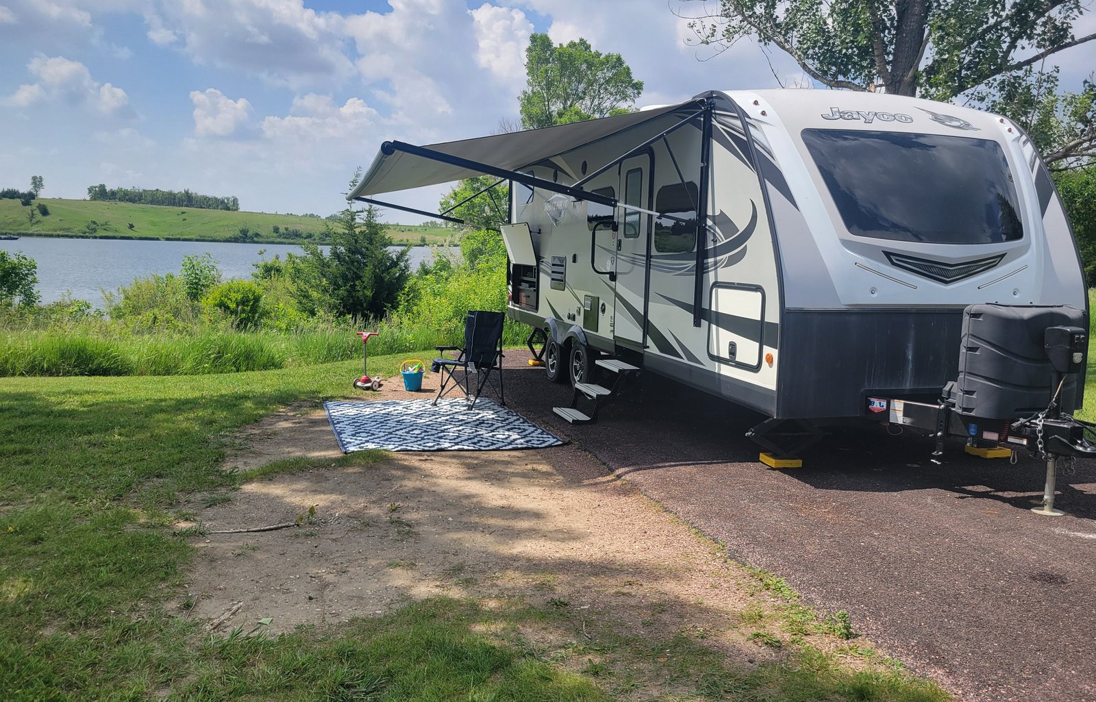 Dog friendly camper with outdoor kitchen