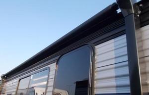 32 ft SMART HOME CAMPER WiTH HOT TUB & MESAGE CHAiR