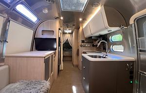 Airstream Globetrotter 27FB