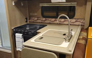 2016 Coachmen RV Freelander 27QB Chevy 4500