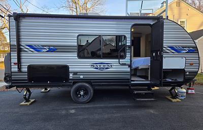 AR's Salaam fsx 179DBK (off-grid capable)