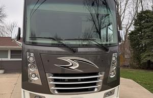 2021 Thor Motor Coach Miramar 37.1