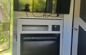 Beautiful Luxury travel trailer w/ King size bed