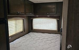 2017 Thor Motor Coach Chateau 22E