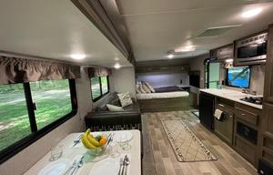 2020 Dutchmen RV Coleman Lantern LT Series 18FQ