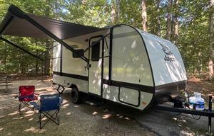Brand New & Easy Tow Trailer - Dogs Welcome!