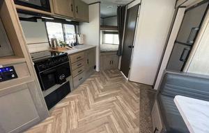 Family Friendly 2022 Cruiser Shadow Cruiser BH