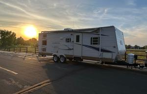 Large Camper - Vacation Ready/Full of Amenities