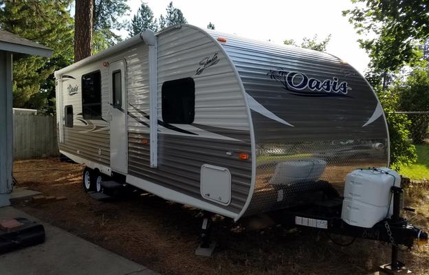 2017 Shasta RVs Oasis 25RS - 1/2 ton towable