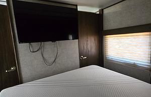 31.0 Cherokee Alpha Wolf 26DBH-L -  DELIVERY ONLY