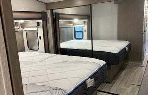 Special Labor Day Pricing!!!     5th Wheel Living