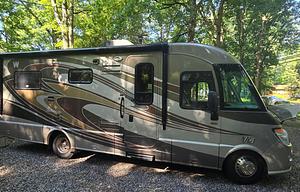 2013 Winnebago - VIA 25Q - Mercedes Diesel