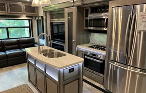 2020 Keystone Montana- HAL494