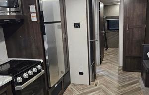 Like New 35' RV Travel Trailer